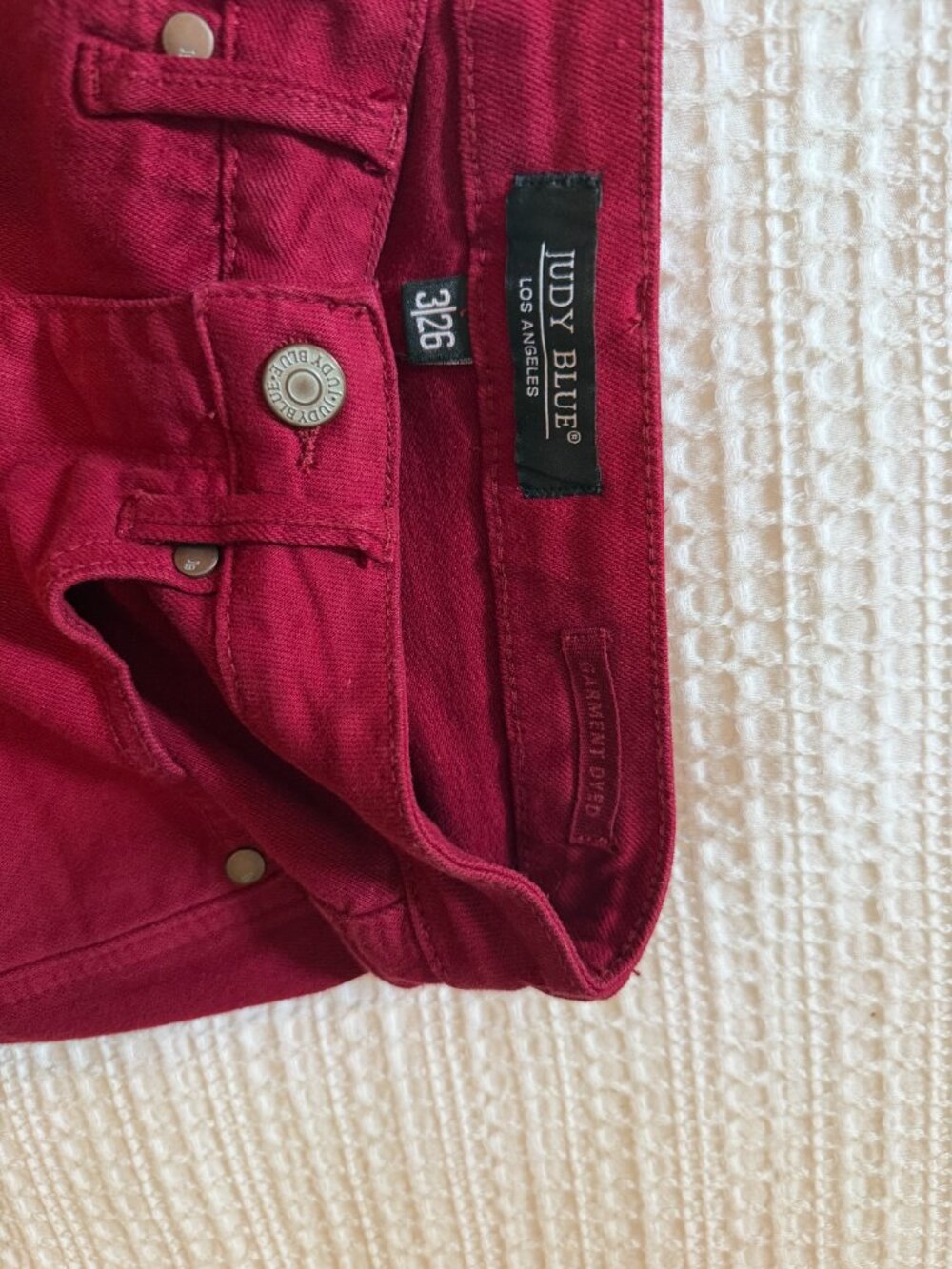 Judy Blue Jeans | Deep Red | Size 3/26 - Picture 4 of 6